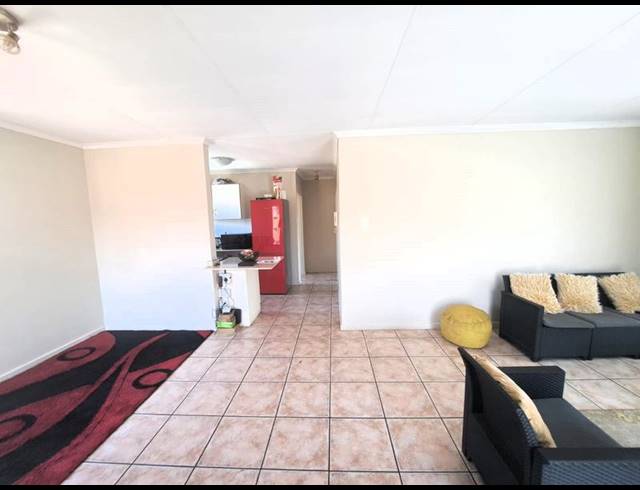 2 BEDROOM APARTMENT FOR SALE IN DIE HOEWES